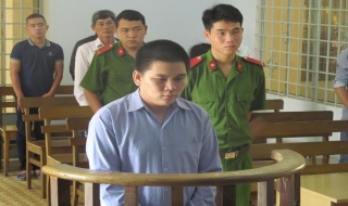 Đi tù vì đập phá quán nhậu