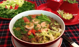 Hấp dẫn món bún tôm Bình Dương