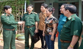 Thứ trưởng Bộ Quốc phòng thăm quân dân biên giới Tây Ninh