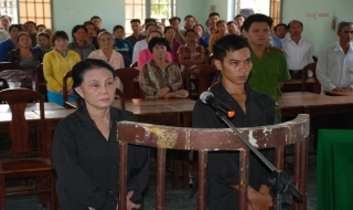 Giao xe cho người không có giấy phép lái xe, cả 2 lãnh án tù