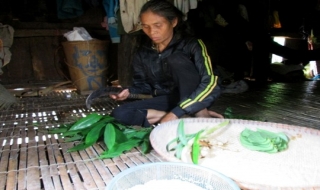 Độc đáo rượu cần ủ bằng men tự nhiên