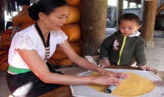 Bánh Khẩu Xén - Đặc sản ngày Tết của người Thái Mường Lay ở Điện Biên