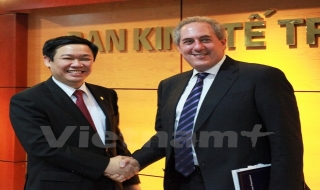 Trưởng Ban Kinh tế Trung ương làm việc với Đại diện Thương mại Mỹ
