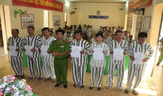 Công bố quyết định giảm án cho 26 phạm nhân