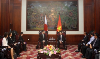 Đoàn cán bộ lãnh đạo tỉnh Nara - Nhật Bản tham dự các hoạt động giỗ Tổ Hùng Vương - Lễ hội Đền Hùng năm Ất Mùi 2015