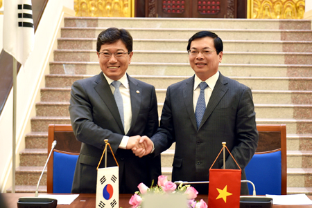 BT-Cong-thuong-VN-va-BT-Thuogn-mai-HQ-1.jpg