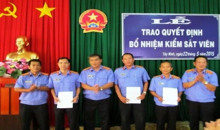 Viện KSND Tây Ninh: Trao quyết định bổ nhiệm 3 Kiểm sát viên trung cấp
