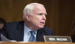 Thượng nghị sĩ John McCain và Jack Reed sắp đến Việt Nam