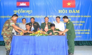 Châu Thành: Hội đàm, ký kết quy chế với các huyện, tiểu khu  quân sự tỉnh Svay Rieng (CPC)