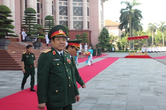 Cận cảnh Bộ trưởng Phùng Quang Thanh đón Bộ trưởng Quốc phòng Mỹ