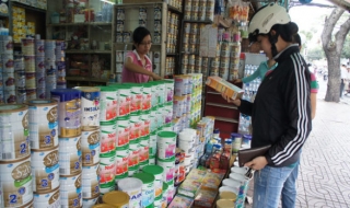 Giá sữa trẻ em ở Việt Nam cao hơn các nước ASEAN 60%