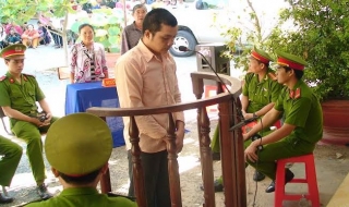 Đâm chết vợ, lãnh án tù chung thân
