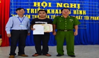 CATN: Khen thưởng đột xuất quần chúng bắt trộm
