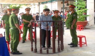 21 năm tù cho tội giết người yêu rồi cướp tài sản