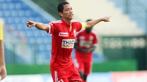 Vùi dập HA.GL 4-1, B.BD vô địch lượt đi V.League 2015