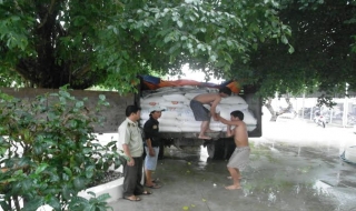 Máy cày vận chuyển lậu 6 tấn đường cát