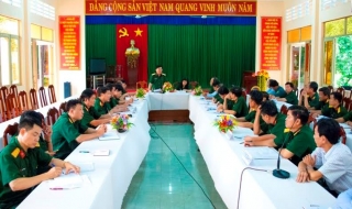 Quân khu 7 kiểm tra công tác quốc phòng địa phương tại huyện Tân Châu