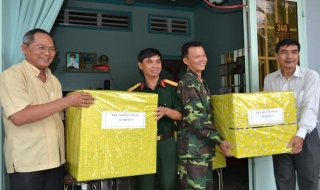 Thăm, tặng quà lực lượng làm công tác dân vận tại Châu Thành