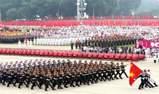 Bắn 21 phát đại bác tại lễ diễu binh mừng Quốc khánh