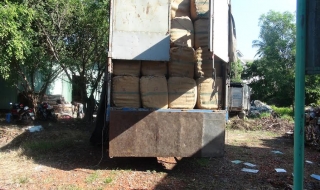 CATN: Bắt 15 tấn nguyên liệu thuốc lá nhập lậu