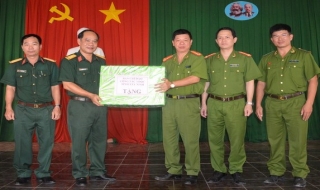 Ban Chỉ đạo liên ngành công tác vận động quần chúng Tây Ninh thăm cán bộ, chiến sĩ Học viện CSND