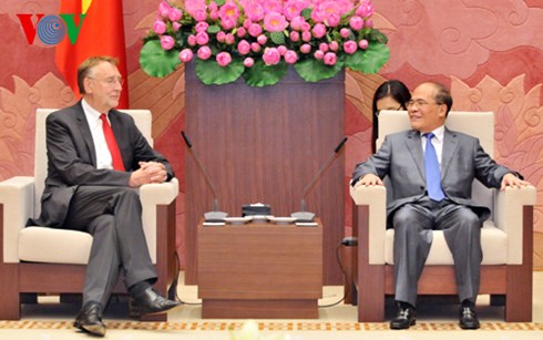 sinh-copy-UKMQ-1.jpg