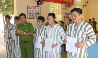 CATN: Công bố giảm án cho 13 phạm nhân