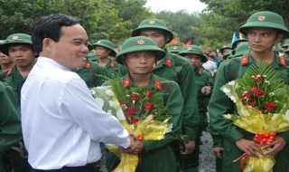 Thanh niên Tây Ninh hăng hái lên đường nhập ngũ