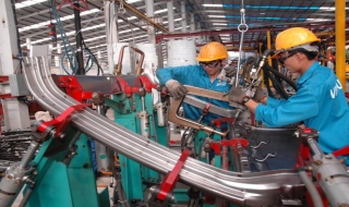 Việt Nam tính hỗ trợ cả người mua xe để kích cầu ngành ôtô