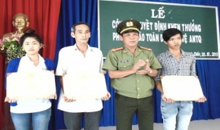 Công an Tây Ninh: Khen thưởng người dân bắt trộm