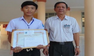 Giám đốc Công an Tây Ninh: Khen thưởng học sinh Trường Cao đẳng nghề Tây Ninh