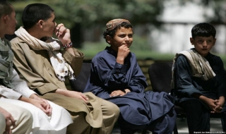 Afghanistan bắt giữ một đứa trẻ chuẩn bị đánh bom tự sát