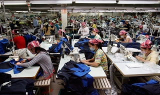 Campuchia phủ nhận tin đồn đóng cửa xưởng may một tháng