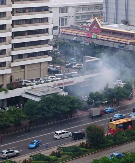 ĐSQ Việt Nam tại Indonesia họp khẩn và lập đường dây nóng