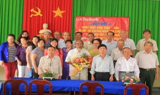 CLB thơ Tân Châu ra mắt tập san mừng Đảng, mừng Xuân Bính Thân 2016
