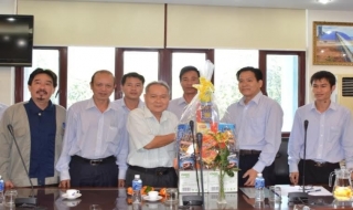 Nguyên Bí thư Tỉnh uỷ Hồ Thanh Tuyên thăm, chúc tết đồn biên phòng và doanh nghiệp huyện Tân Châu