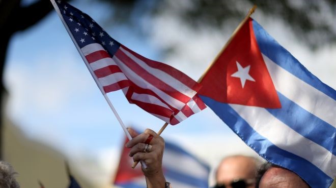 0123-US-Cuban-flags.jpg