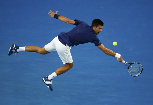 Đương kim vô địch Djokovic vào vòng 4