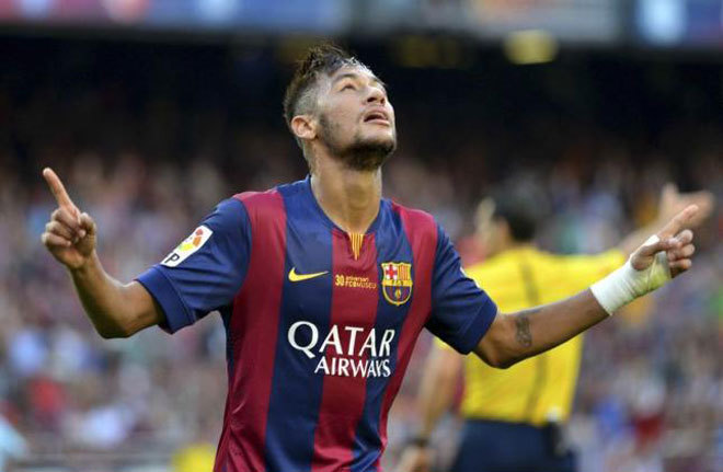 Tiền đạo trái Neymar (5/2/1992) Nhiều chuyên gia và danh thủ đã dự đoán Neymar là nhân vật tiếp theo thống trị Quả bóng vàng sau thời Messi và Ronaldo. Ngôi sao người Brazil đang hội tụ mọi điều kiện như tài năng, danh tiếng, danh hiệu tập thể để bước lên bục cao nhất bóng đá thế giới.