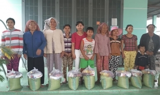Hội LHPN huyện Dương Minh Châu: Tặng quà cho phụ nữ dân tộc