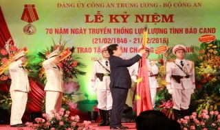 Thủ tướng dự Lễ kỷ niệm Ngày truyền thống Tình báo Công an nhân dân