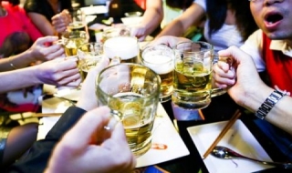 Việt Nam nghỉ lễ quá nhiều: Chưa giàu đã xài sang