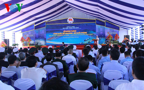 chu tich nuoc du le khai truong cang quoc te cam ranh hinh 2