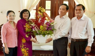 Thường trực Tỉnh ủy: Thăm, chúc mừng các đồng chí nguyên lãnh đạo tỉnh nhân dịp 8.3