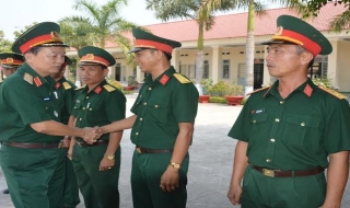 Chính uỷ Quân khu 7 kiểm tra công tác huấn luyện của Ban CHQS huyện Bến Cầu