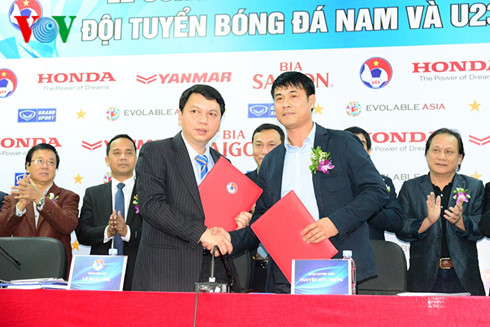hom nay (11/3), hlv huu thang cong bo danh sach dtvn hinh 0