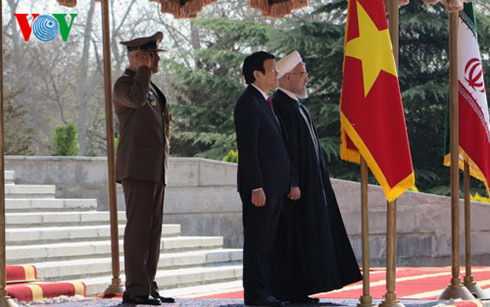 le don trong the chu tich nuoc truong tan sang o phu tong thong iran hinh 0