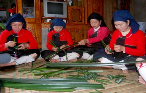 “Bánh chim gâu” của người Cao Lan