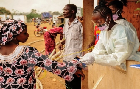 WHO tuyên bố chấm dứt tình trạng khẩn cấp với dịch Ebola