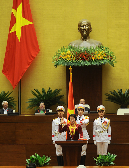 ba-nguyen-thi-kim-ngan-lam-chu-tich-quoc-hoi